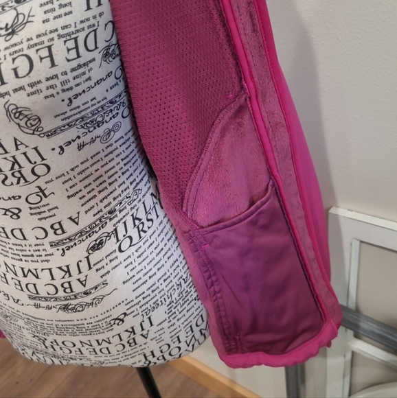 Double Diamond Women's SZ Med winter ski jacket fuschia w/muted floral print - Picture 7 of 12